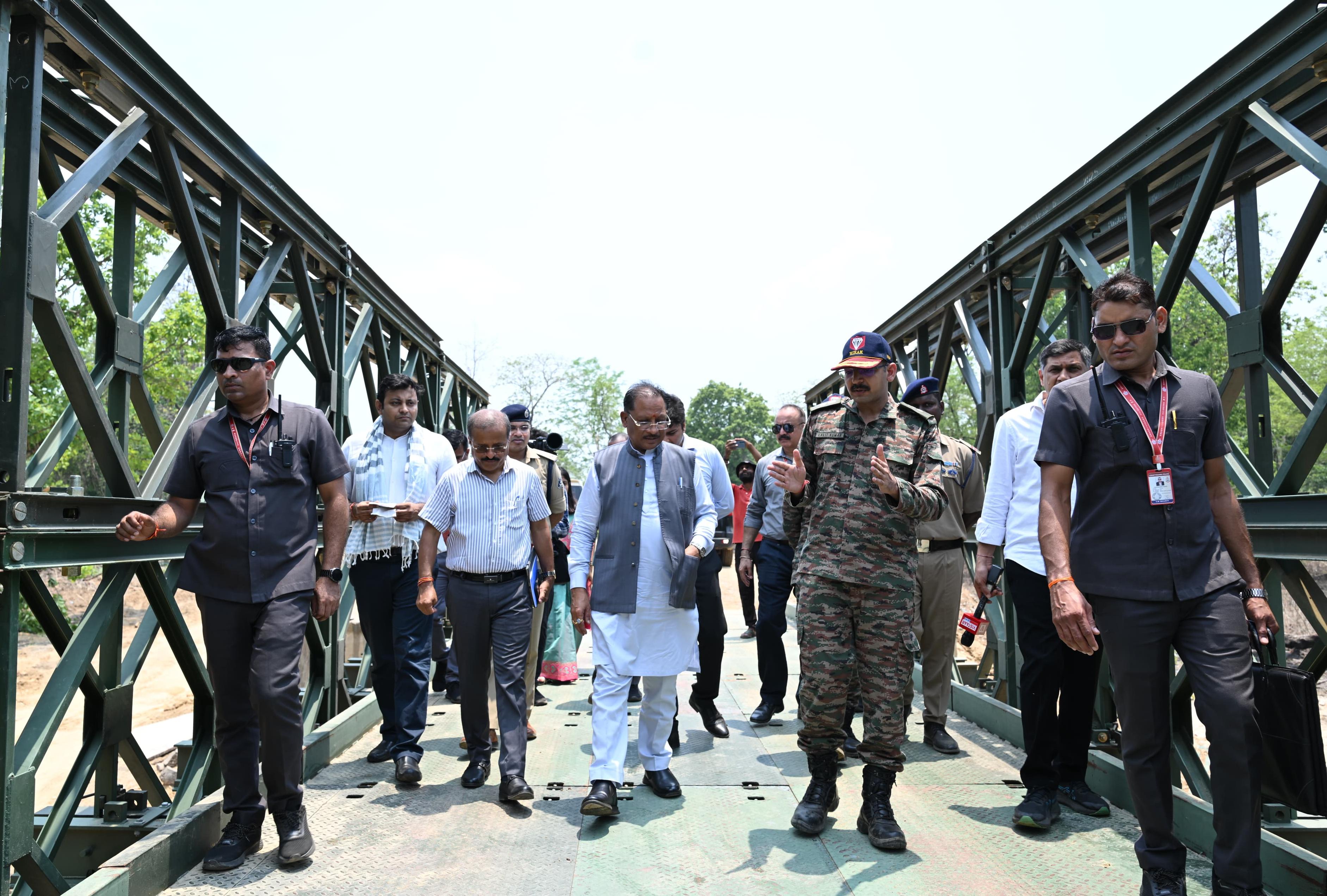 विकास, विश्वास और सुशासन का सेतु बना कोण्डापल्ली का बेली ब्रिज; मुख्यमंत्री विष्णु देव साय ने किया निरीक्षण, कहा -