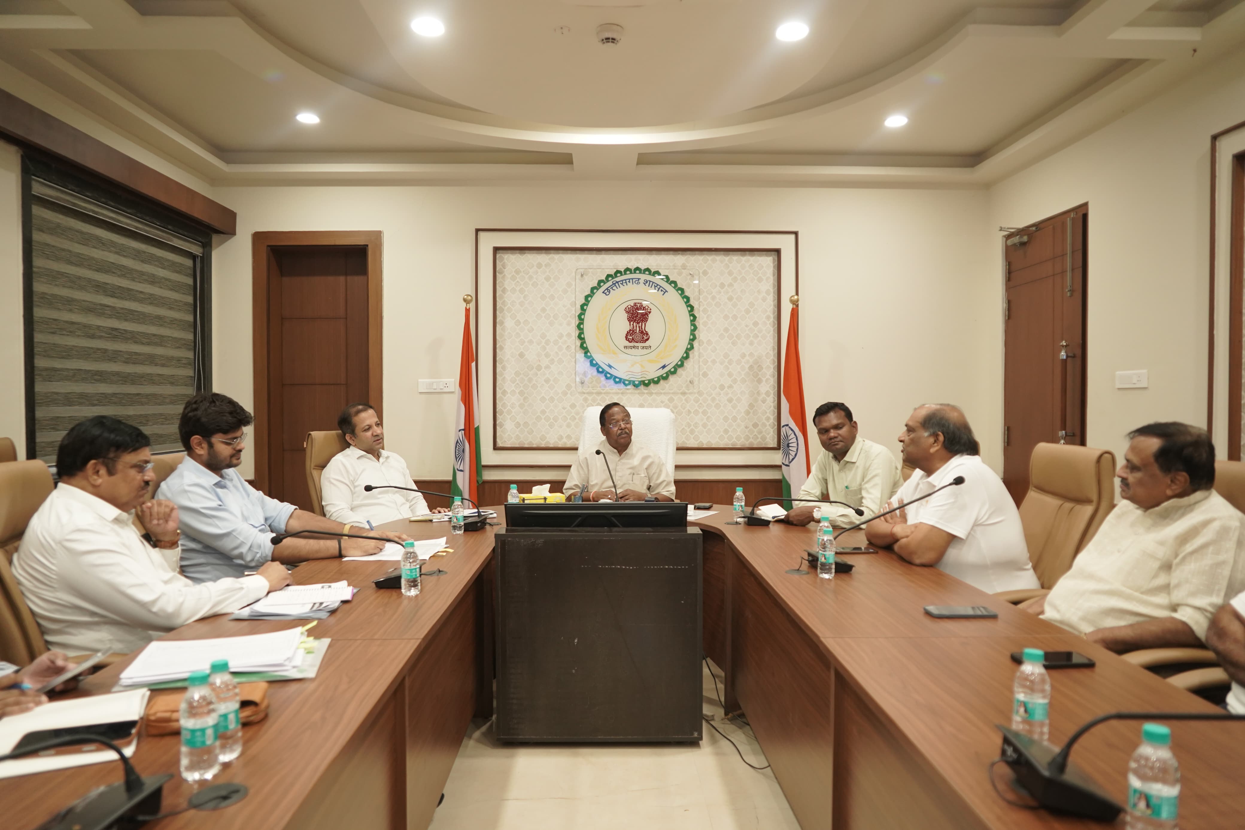 कृषि मंत्री राम विचार नेताम ने ली इंडियन राईस एक्सपोर्ट फेडरेशन के पदाधिकारियों के साथ बैठक, पायलट प्रोजेक्ट पर बनी सहमति