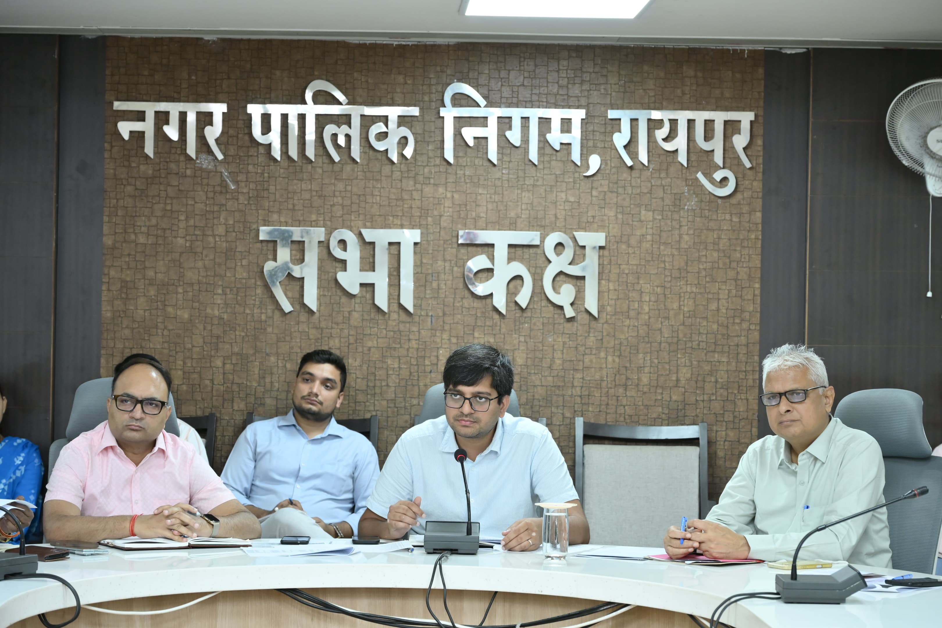 रायपुर नगर निगम सख्त: बड़े बकायादारों पर होगी कड़ी कार्रवाई, रोज 1 करोड़ रुपये राजस्व वसूली का लक्ष्य