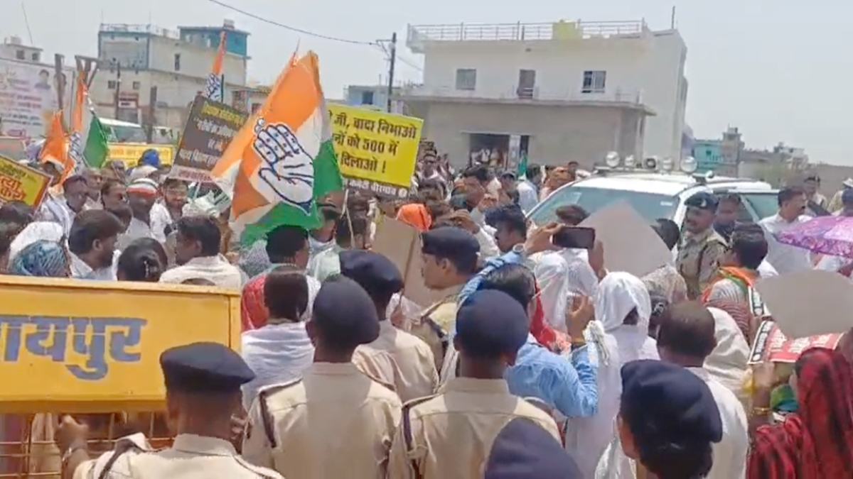 कांग्रेस के प्रदर्शन से गरमाया सुशासन तिहार, विधायक का काफिला रोकने की कोशिश