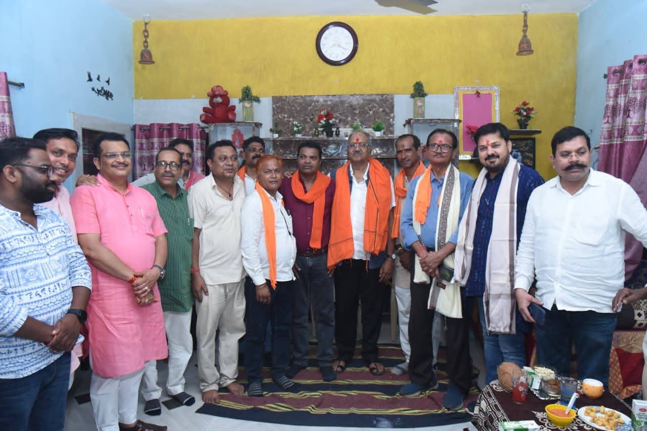 प्रधानमंत्री नरेंद्र मोदी के ऐतिहासिक कार्यकाल के उपलक्ष्य में सांसद बृजमोहन अग्रवाल ने किया जनसंपर्क, देवरी गांव को दी विकास कार्यों की सौगात
