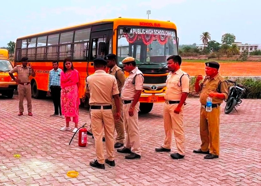 स्कूल बसों का विशेष निरीक्षण अभियान, 30 वाहनों की हुई जांच, 45 संचालकों को नोटिस जारी