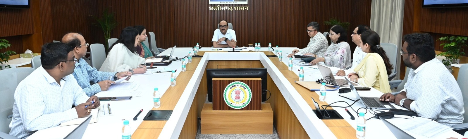 मुख्य सचिव ने टीबी मुक्त छत्तीसगढ, राष्ट्रीय स्वास्थ्य बाल स्वास्थ्य कार्यक्रम और सुरक्षित मातृत्व अभियान के कार्यों की समीक्षा की