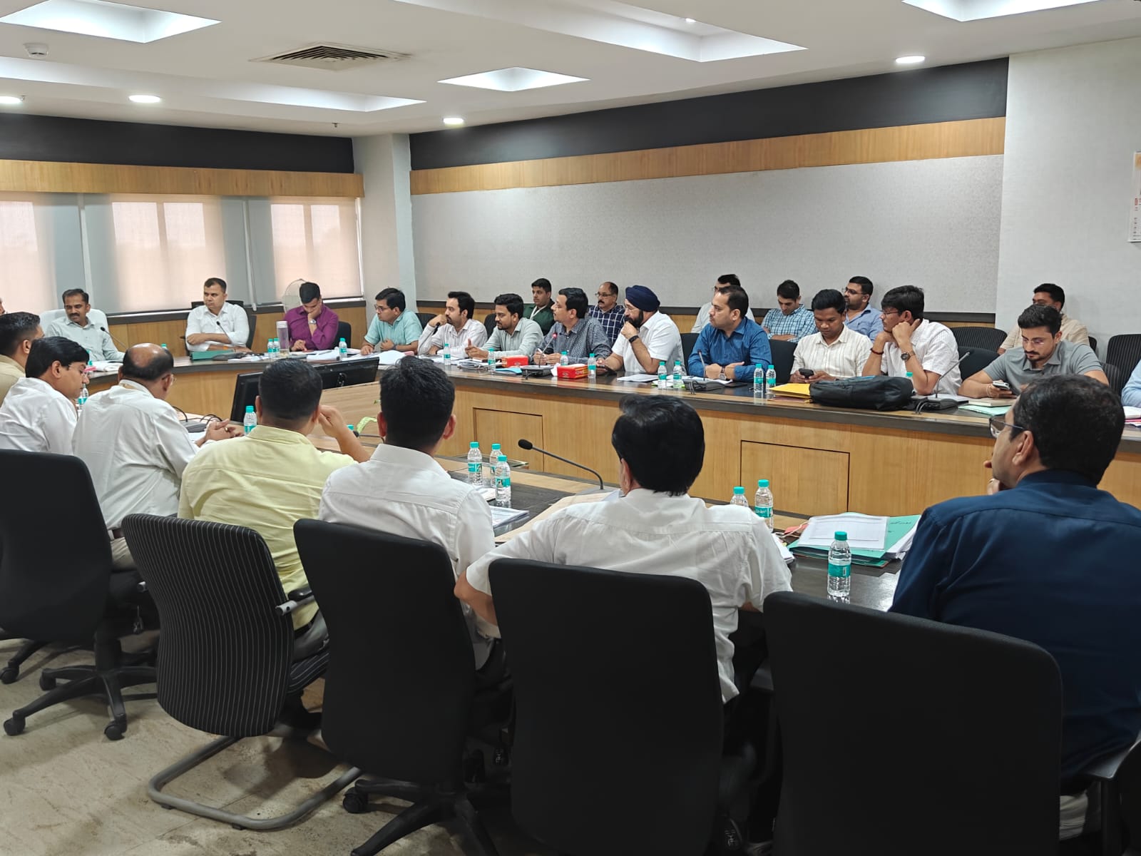परमिट लेकर बस नहीं चलाने वालों पर होगी कार्रवाई, बकाया वसूली अभियान भी चलेगा, परिवहन आयुक्त ने दिए निर्देश