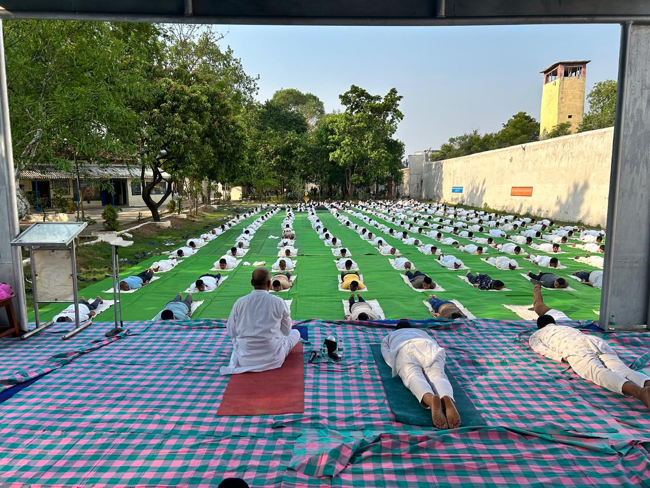छत्तीसगढ़ प्रदेश की 33 जेलों में हज़ारों कैदियों द्वारा हर्षोल्लास से अंतर्राष्ट्रीय योग दिवस मनाया गया