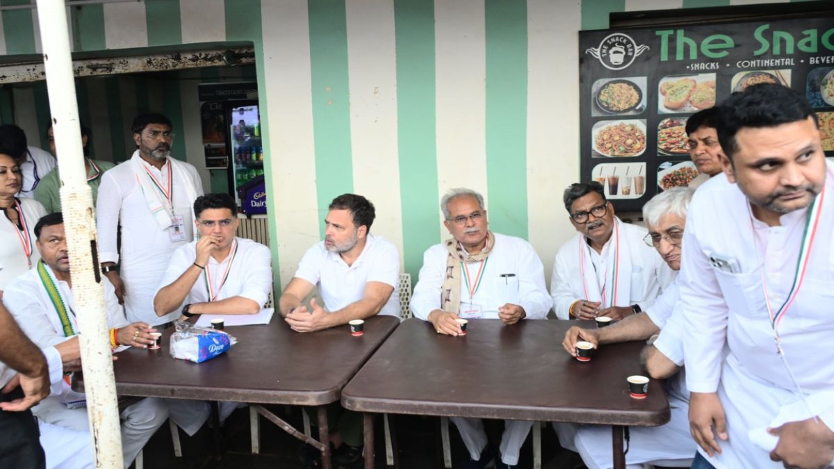 राहुल गांधी अचानक पहुंचे मैगी पॉइंट : चाय-मैगी का उठाया लुत्फ, सचिन पायलट और भूपेश बघेल समेत कई नेता रहे मौजूद, देखें तस्वीरें &hellip;