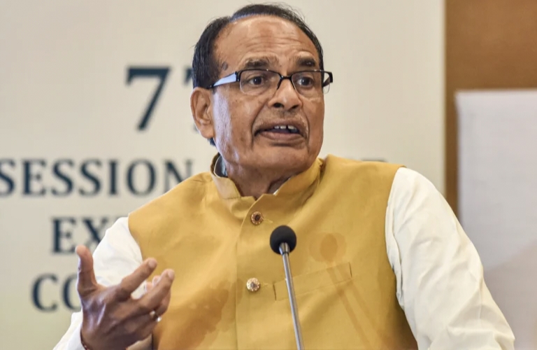 किसानों की चिंता दूर कर रही सरकार : केंद्रीय कृषि मंत्री ने ली खेती-किसानी की जानकारी