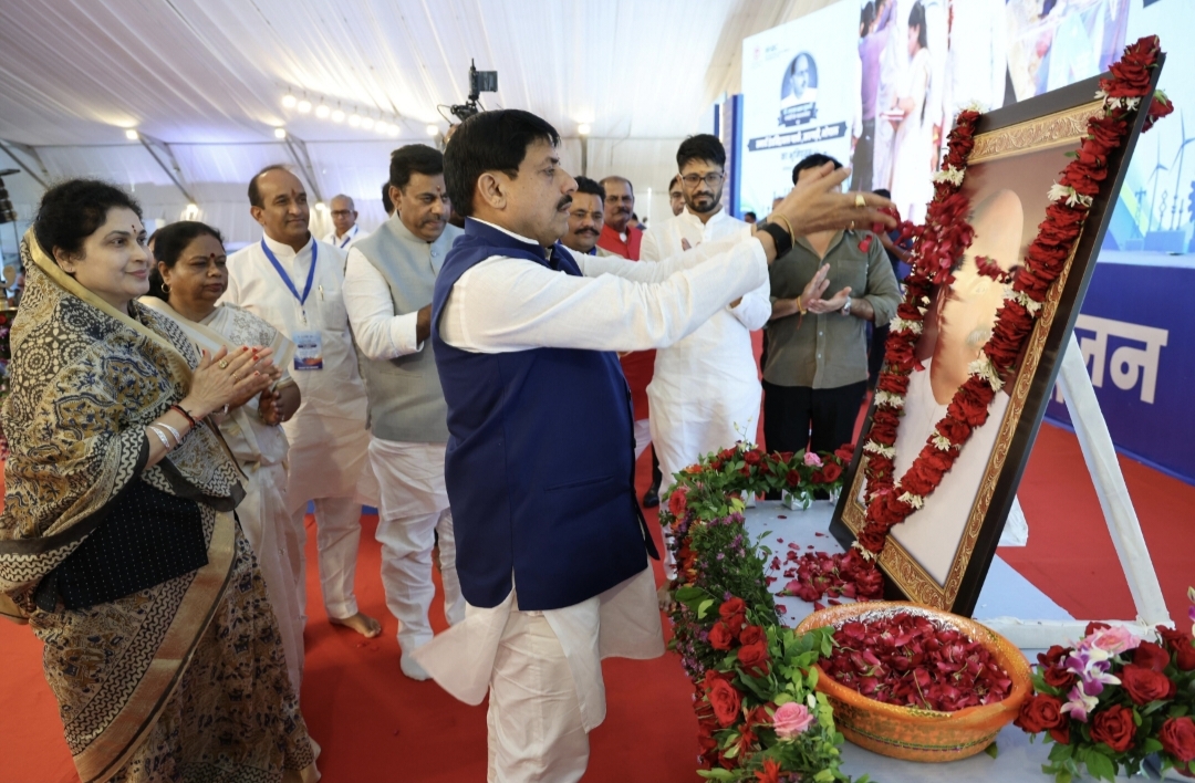 सीएम डॉ. मोहन यादव ने जनसंघ के संस्थापक डॉ. श्यामाप्रसाद  मुखर्जी को किया नमन
