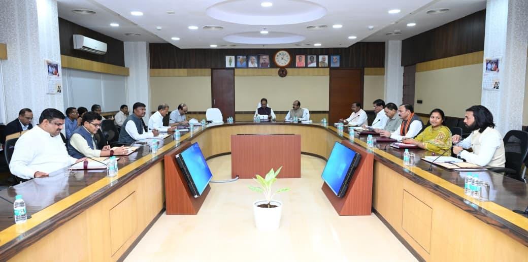 साय कैबिनेट की बैठक में कई विधेयकों को मिली मंजूरी, जानिए क्या-क्या लिए गए फैसले&hellip;