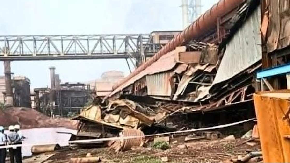 भिलाई स्टील प्लांट में बड़ा हादसा: 50 फीट नीचे गिरा ओवर ब्रिज क्रेन का केबिन, ऑपरेटर गंभीर रूप से घायल