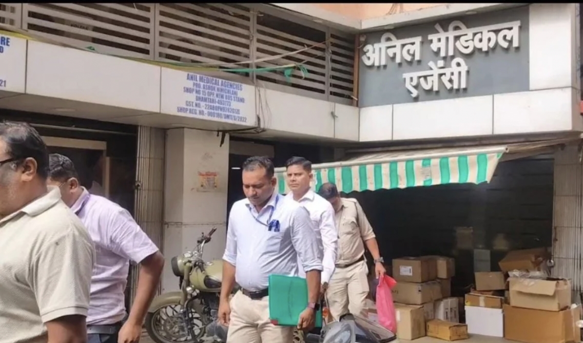 20 साल पुराने वित्तीय अनियमितता मामले में EOW की दबिश, अनिल मेडिकल से जब्त किए दस्तावेज