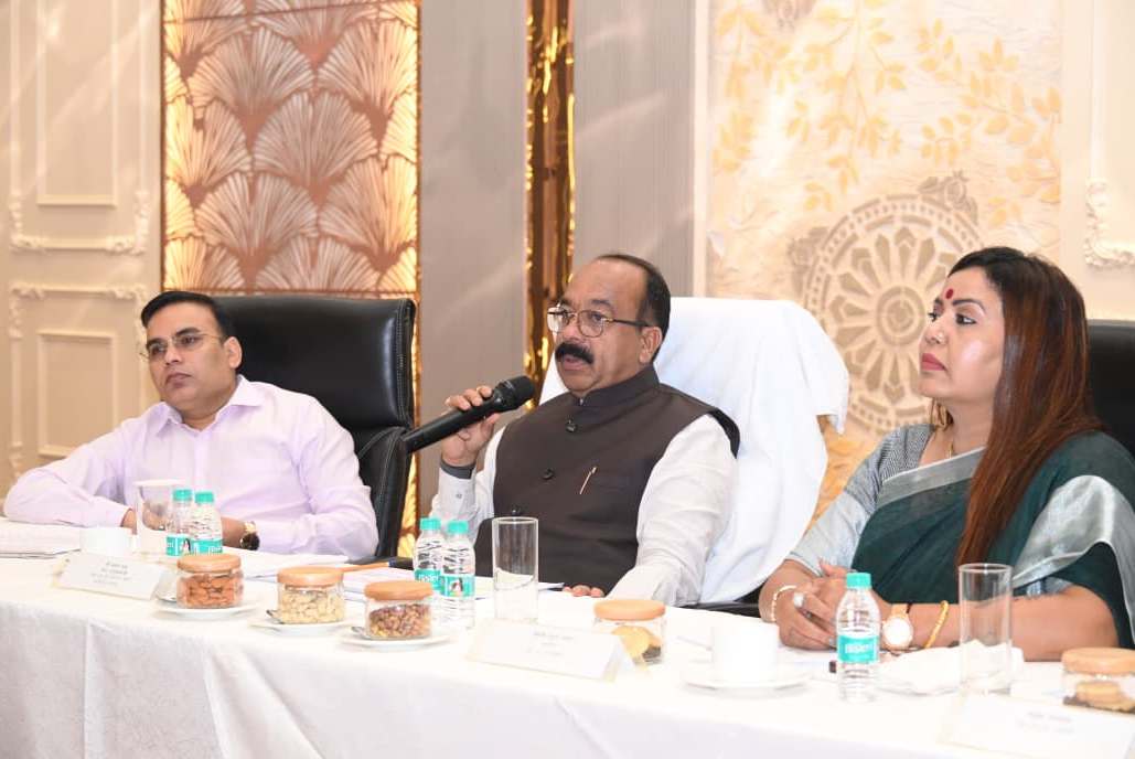 खेल अधोसंरचना और प्रशिक्षण को मिलेगी रफ्तार, उपमुख्यमंत्री अरुण साव ने अधिकारियों की ली समीक्षा बैठक