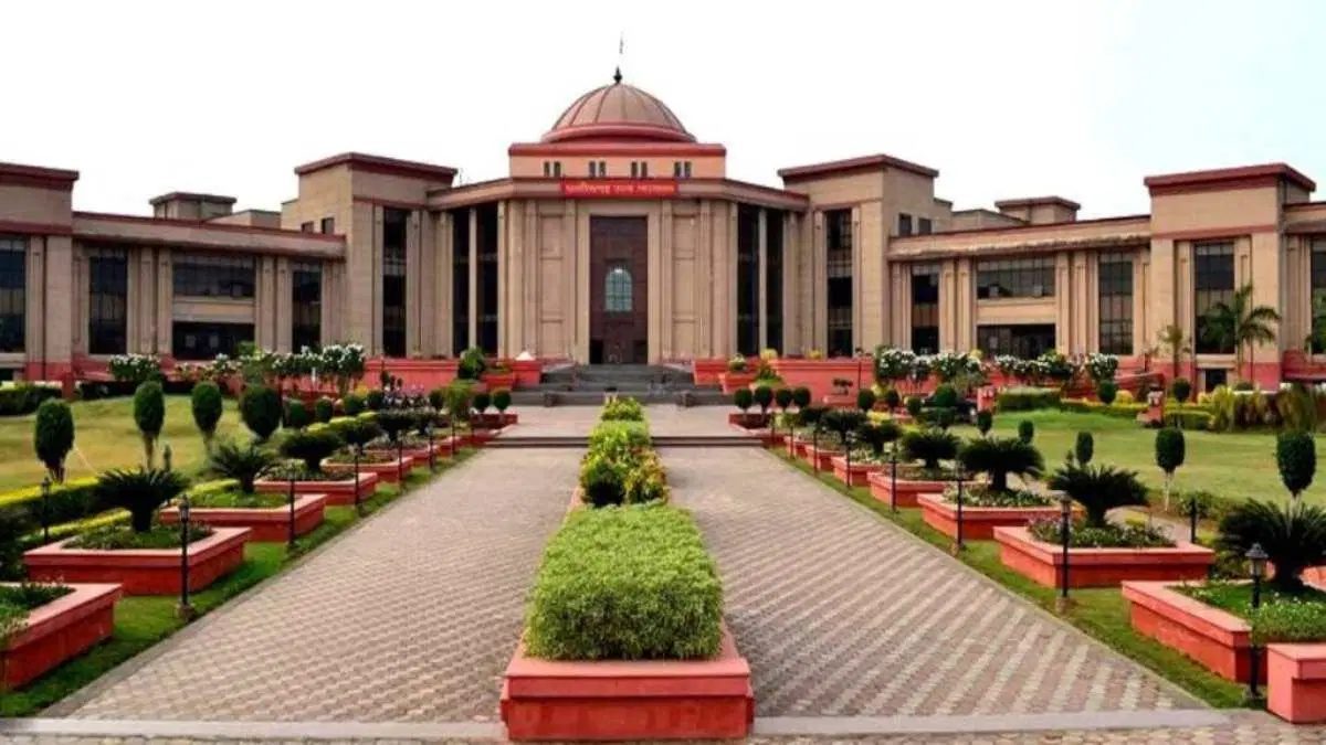 हाईकोर्ट की सख्त टिप्पणी: शोकसभा के कारण न्यायिक कार्य पूरे दिन स्थगित करना उचित नहीं