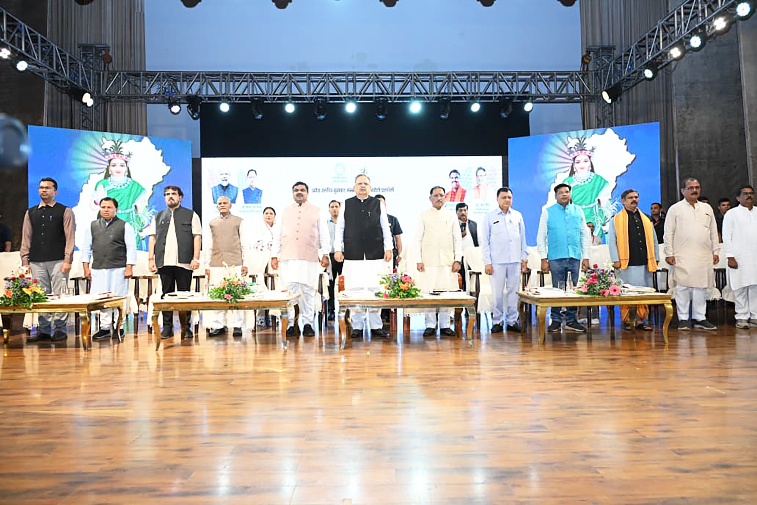 प्रदेश स्तरीय बुनकर सम्मेलन एवं स्वदेशी प्रदर्शनी में शामिल हुए मुख्यमंत्री विष्णुदेव साय