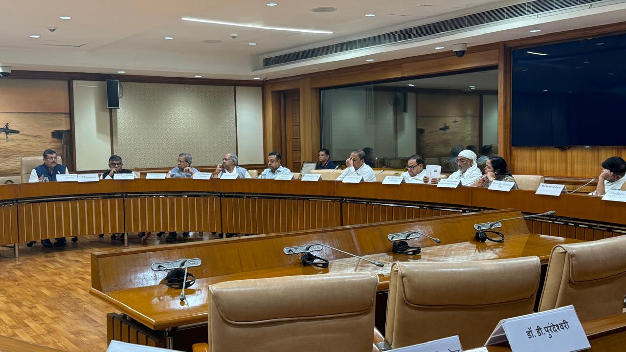 राष्ट्रीय परीक्षा एजेंसी को अधिक पारदर्शी, जवाबदेह और विश्वसनीय बनाने पर जोर &mdash; समिति बैठक में शामिल हुए सांसद बृजमोहन अग्रवाल