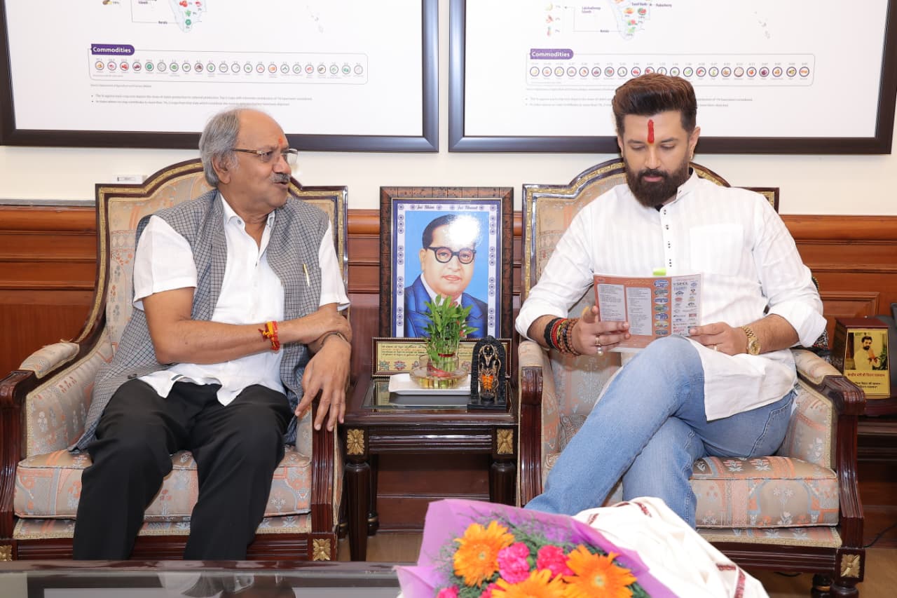केंद्रीय मंत्री चिराग पासवान और गजेंद्र सिंह शेखावत से मिले सांसद बृजमोहन अग्रवाल