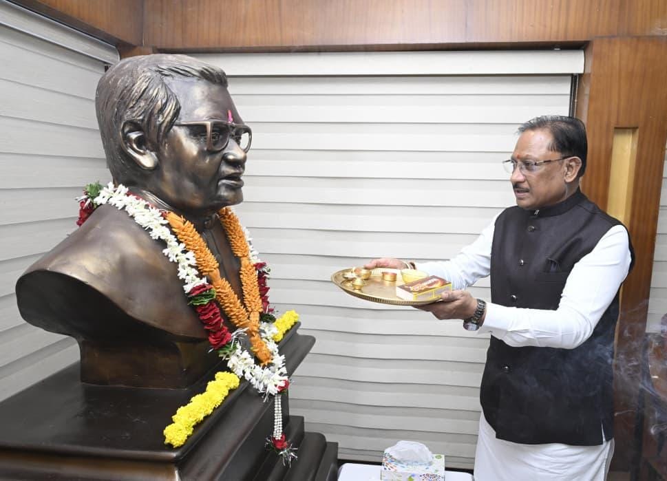 अटल बिहारी वाजपेयी के संकल्प और दूरदर्शी नेतृत्व ने छत्तीसगढ़ को दी नई पहचान, सुशासन और अंत्योदय की राह पर आगे बढ़ रहा प्रदेश : मुख्यमंत्री साय