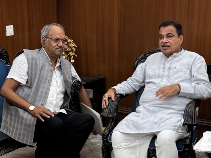 सांसद बृजमोहन अग्रवाल के भागीरथ प्रयासों से संवरेगी राजधानी समेत छत्तीसगढ़ की यातायात व्यवस्था: केंद्रीय मंत्री नितिन गडकरी से दिल्ली में की उच्चस्तरीय मुलाकात