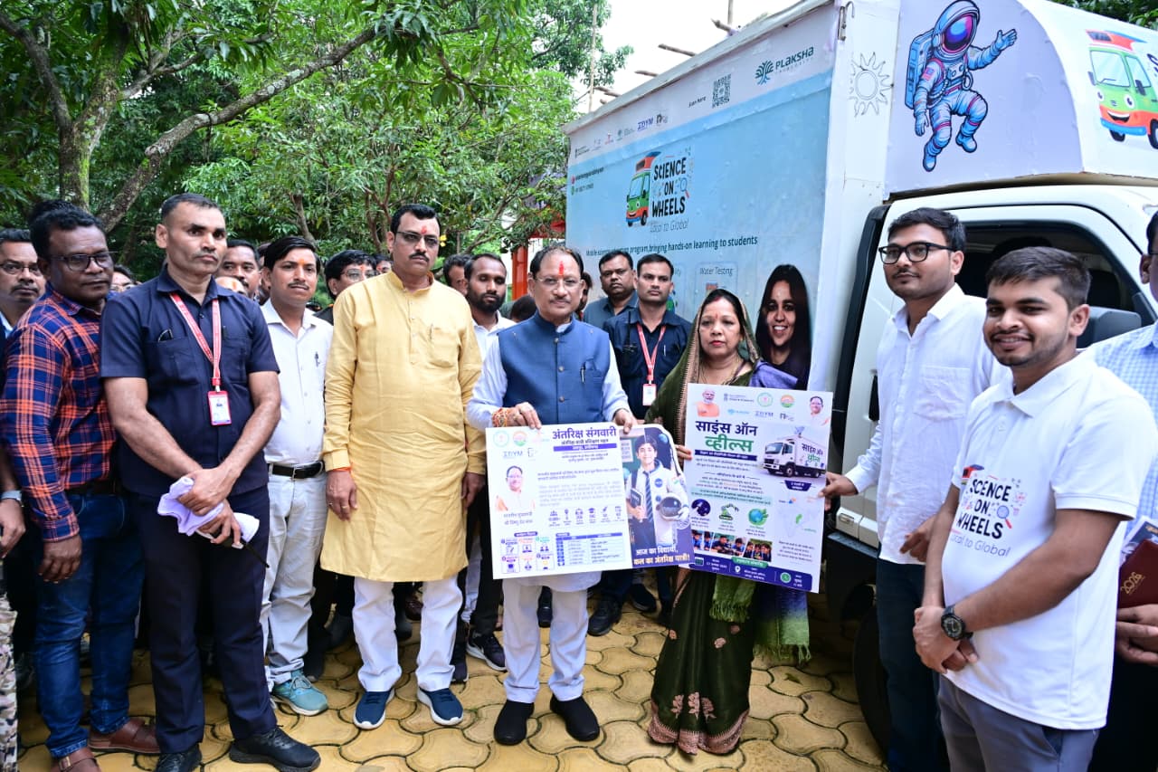 मुख्यमंत्री ने &lsquo;अंतरिक्ष संगवारी&rsquo; अंतरिक्ष यात्री प्रशिक्षण पहल का किया शुभारंभ