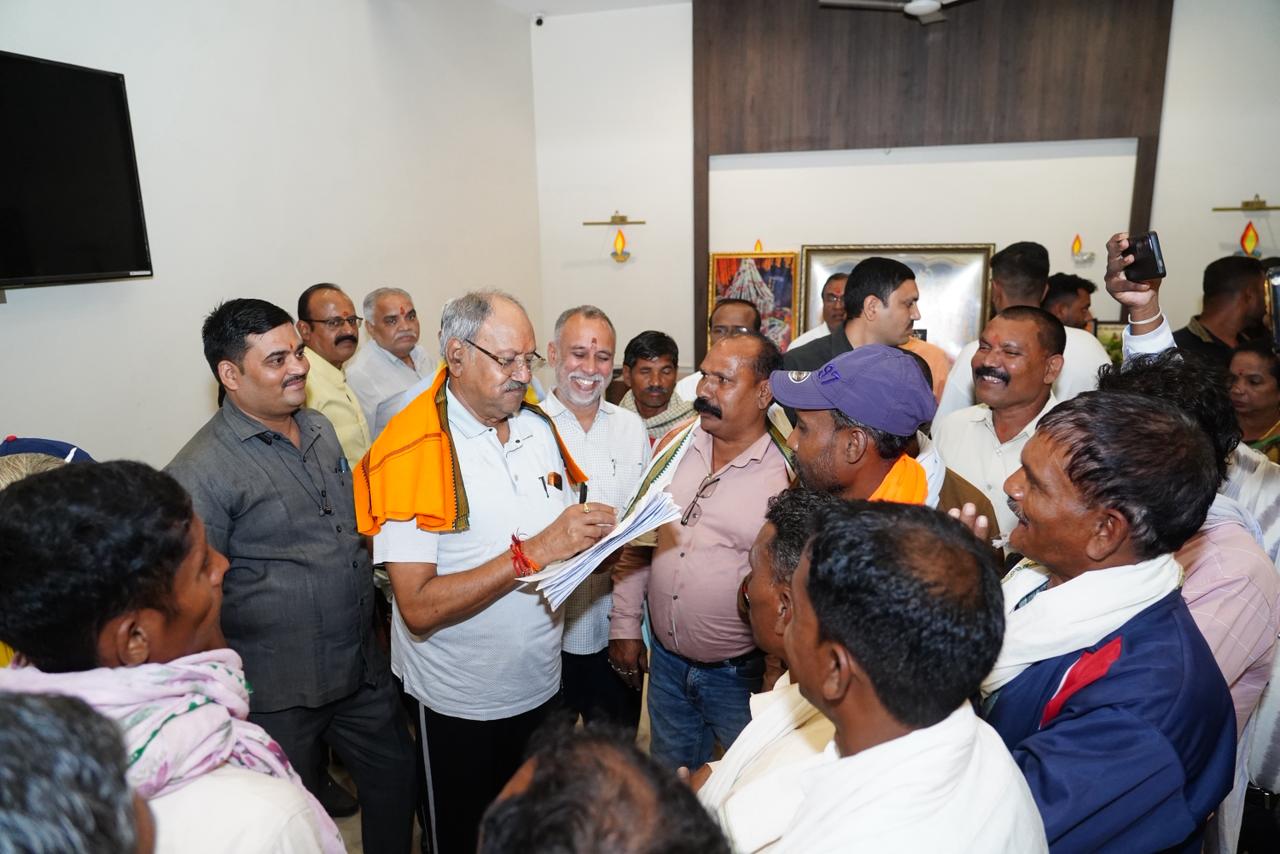 ग्रामीणों ने उठाई वित्तीय पारदर्शिता की मांग; सांसद बृजमोहन अग्रवाल बोले&mdash; ग्रामीणों की आवाज दबाना बर्दाश्त नहीं, उच्च स्तर पर होगी बात
