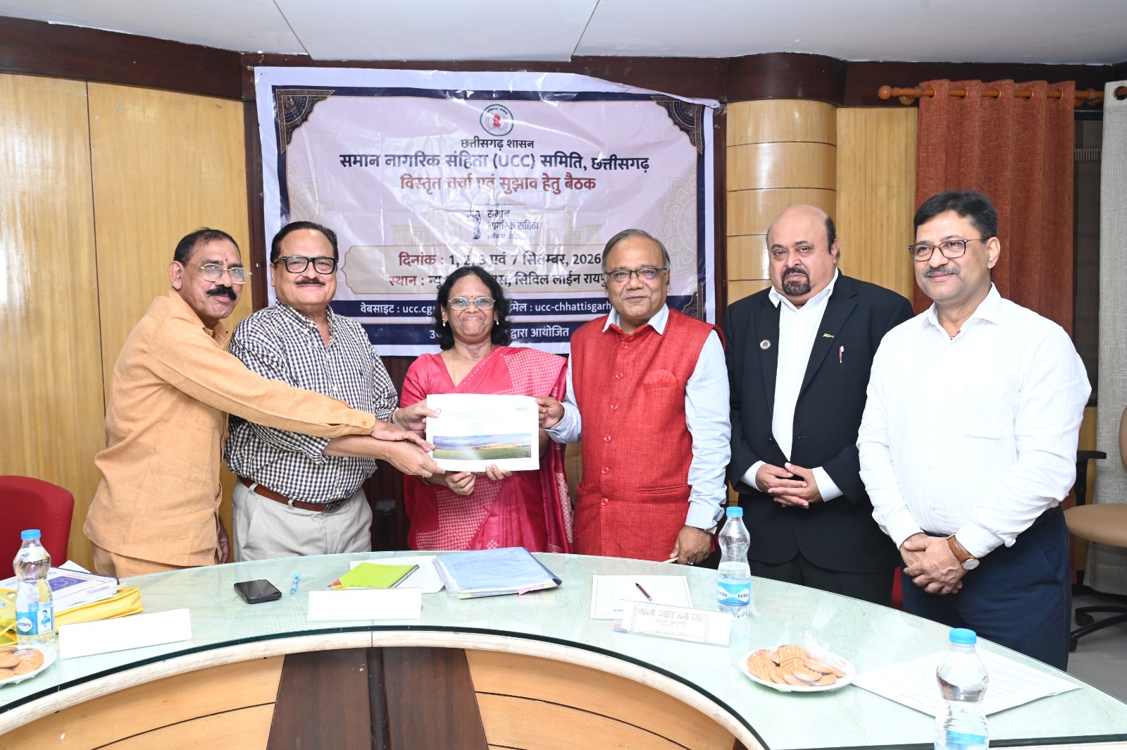UCC समिति की बैठक में कुलपतियों ने रखी राय, शोध-आधारित मसौदा तैयार करने पर जोर