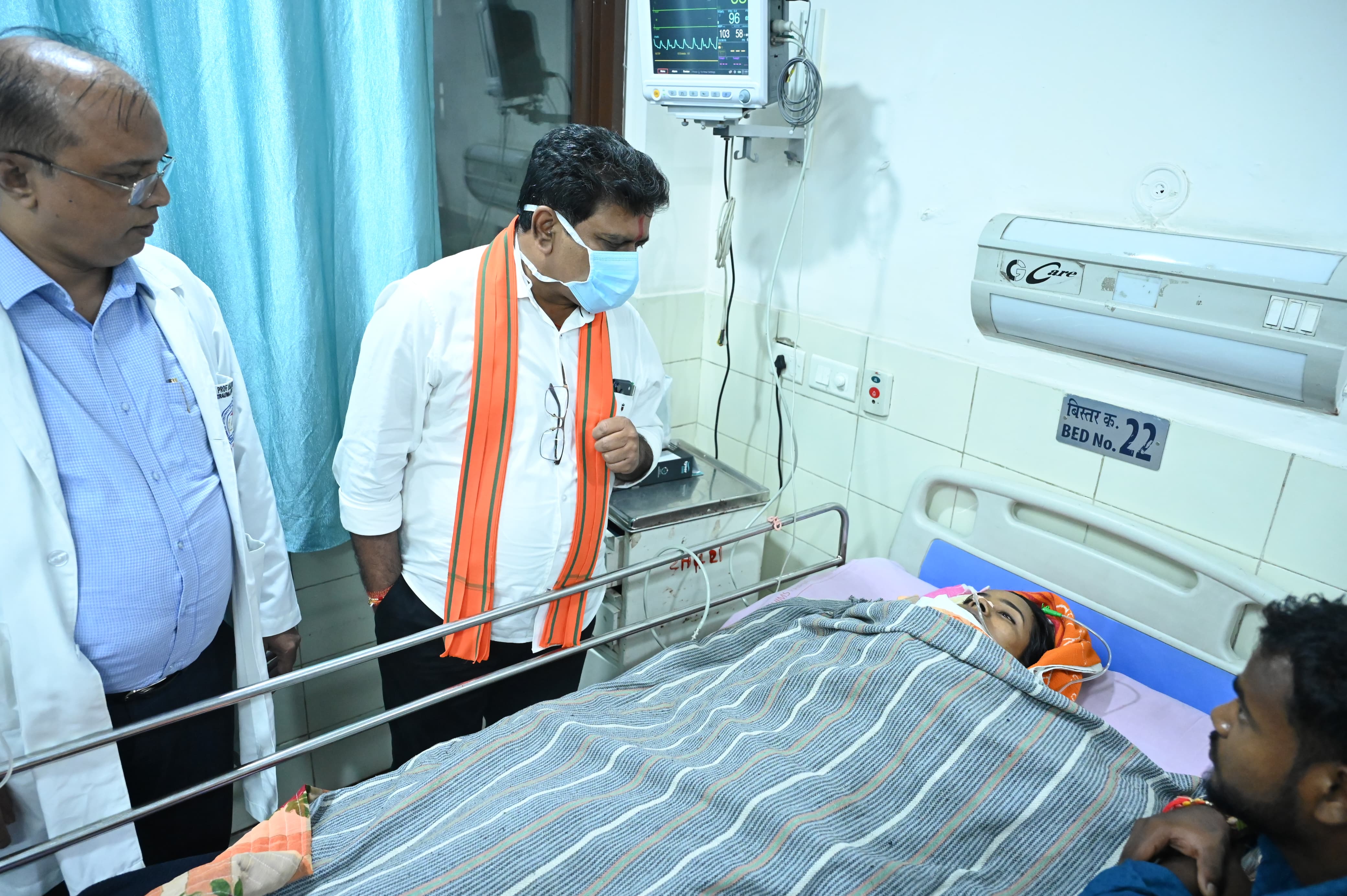 भंडारा सड़क हादसा: घायलों से मिलने एम्स पहुंचे डिप्टी CM विजय शर्मा, डॉक्टरों से ली उपचार की जानकारी