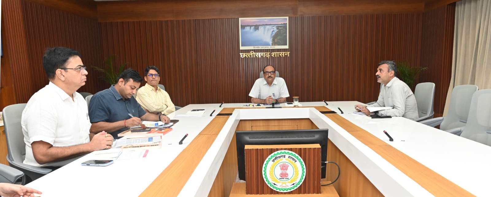सेवा संकल्प अभियान की मुख्य सचिव ने की समीक्षा, कलेक्टरों को दिए जनभागीदारी बढ़ाने और त्वरित निराकरण के निर्देश