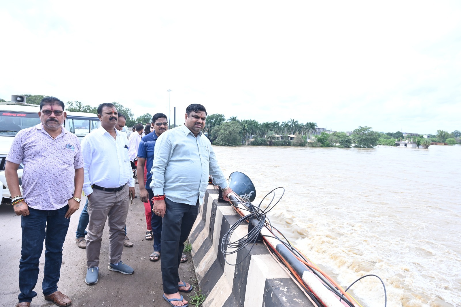शिवनाथ नदी पहुंचे शिक्षा मंत्री गजेन्द्र यादव, गणेश विसर्जन व्यवस्था और जलस्तर का लिया जायजा