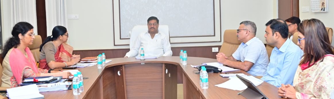 किसानों की सुविधा सर्वोपरि, आगामी धान खरीदी के लिए समय रहते पूरी करें सभी तैयारियां : खाद्य मंत्री दयाल दास बघेल