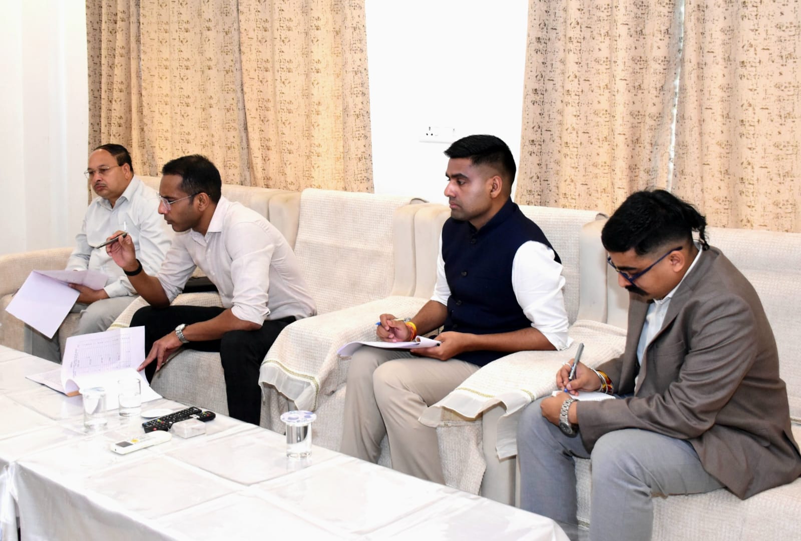 सड़कों और भवनों के निर्माण में लाएं तेजी, समय-सीमा और गुणवत्ता पर PWD सचिव का जोर