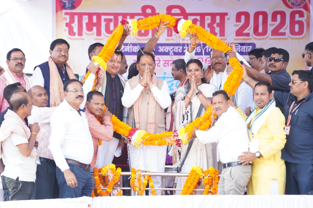गढ़फुलझर में बाबा बिशासहे कुल कोलता समाज के वार्षिक स्नेह सम्मेलन एवं बंधु मिलन में शामिल हुए मुख्यमंत्री साय