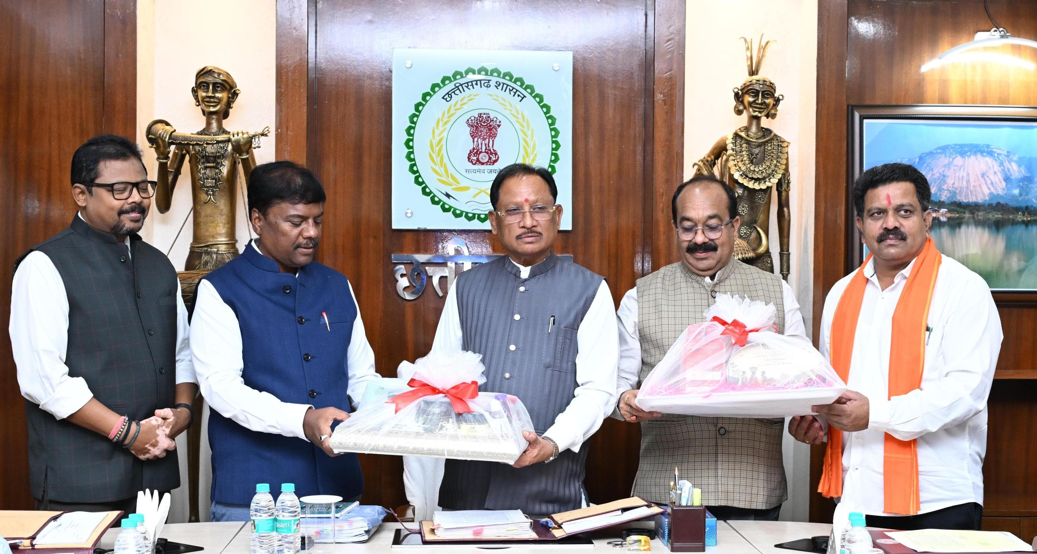 हमारे वनों की समृद्धि और मातृशक्ति के परिश्रम से तैयार उत्पाद बनें छत्तीसगढ़ की पहचान - मुख्यमंत्री विष्णुदेव साय