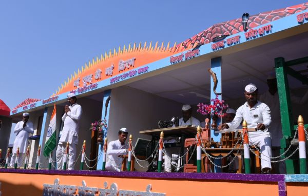 विभिन्न विभागों ने प्रस्तुत की योजनाओं पर आधारित झांकियां, ग्रामोद्योग विभाग को मिला पहला पुरस्कार