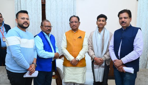 मुख्यमंत्री ने अंडर-19 राष्ट्रीय वाटर पोलो प्रतियोगिता के लिए चयनित अभिजीत की खेल प्रतिभा की सराहना की