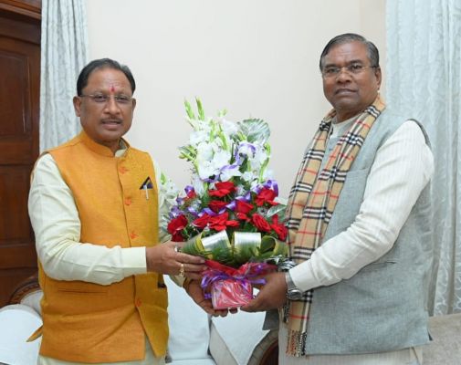 मुख्यमंत्री विष्णुदेव साय से केन्द्रीय मंत्री फग्गन सिंह कुलस्ते ने की सौजन्य मुलाकात