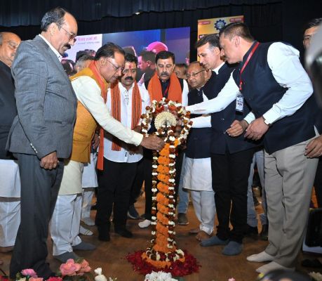 उद्योग-धंधे और व्यापार से पैदा होने वाले रोजगारों में स्थानीय निवासियों को दें प्राथमिकता: मुख्यमंत्री विष्णु देव साय