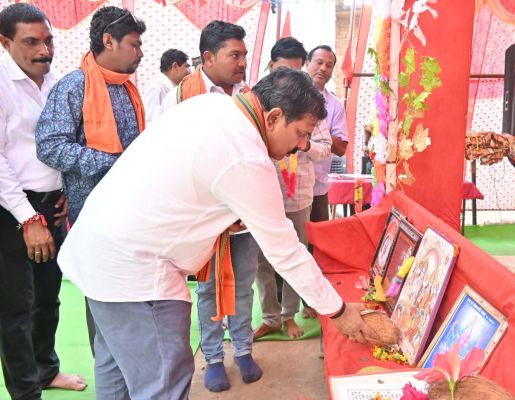 उपमुख्यमंत्री विजय शर्मा कबीरधाम जिला के कई ग्रामों में आयोजित भागवत कथा और नवधा रामायण कार्यक्रम में हुए शामिल