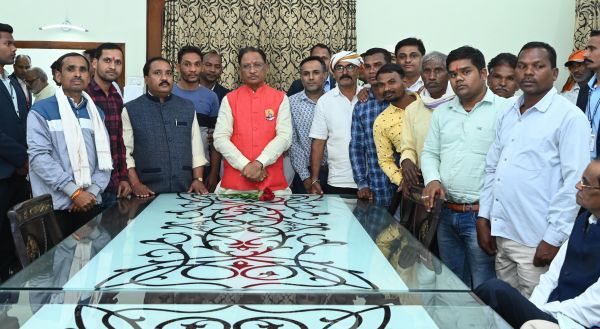 मुख्यमंत्री श्री साय से छत्तीसगढ़ युवा प्रगतिशील किसान संघ के सदस्यों ने की सौजन्य मुलाकात