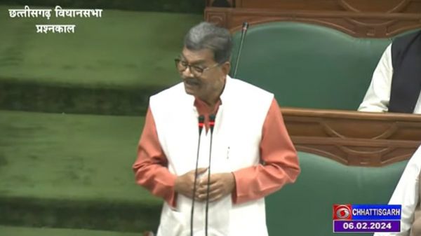 शेरो-शायरी से शुरू हुआ छत्तीसगढ़ विधानसभा का सत्र