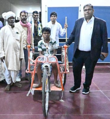 कलीराम को मिली नयी ट्रायसाइकिल, किसी दूसरे का सहारा अब नहीं लेना पड़ेगा मुख्यमंत्री को दिया धन्यवाद