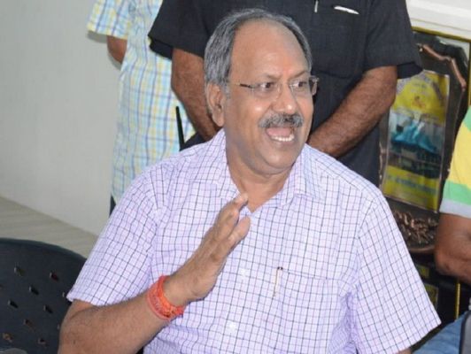  कांग्रेस सरकार के दौरान बिना निविदा के करोड़ों की खरीदी,4 जिला शिक्षा अधिकारीयों को शिक्षा मंत्री बृजमोहन अग्रवाल ने किया निलंबित 