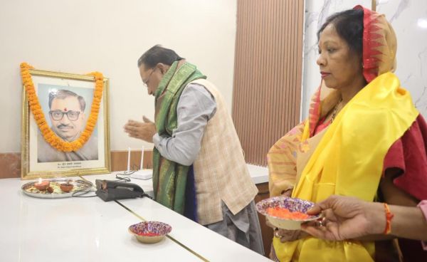मुख्यमंत्री साय ने एकात्म मानववाद के प्रणेता पंडित दीनदयाल उपाध्याय की पुण्यतिथि पर उन्हें किया नमन