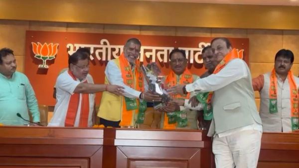 कांग्रेस के दो पूर्व विधायकों ने थामा भाजपा का दामन  