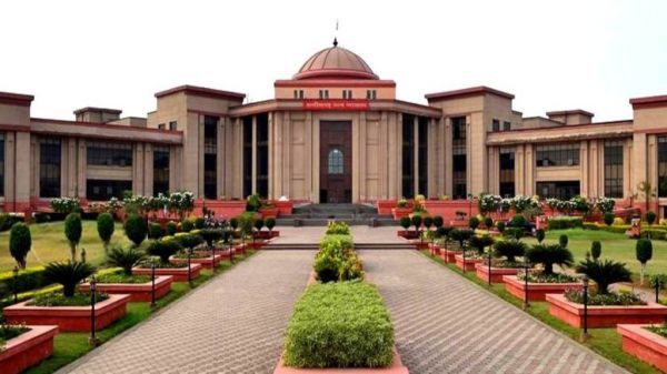 शराब घोटाला : आबकारी अधिकारी एपी त्रिपाठी और अनिल दम्मानी को हाईकोर्ट ने दी बड़ी राहत, जमानत अर्जी हुई मंजूर