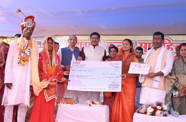 मुख्यमंत्री कन्या विवाह योजना से बेटियों के विवाह की चिंता हुई दूर - मंत्री लक्ष्मी राजवाड़े