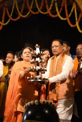 मुख्यमंत्री विष्णुदेव साय ने की महानदी की महाआरती