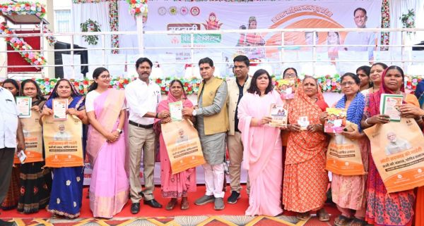 राजस्व मंत्री टंकराम वर्मा महतारी वंदन सम्मेलन में हुए शामिल