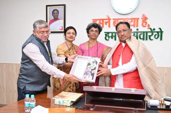 भाभा परमाणु अनुसंधान केंद्र के वरिष्ठ वैज्ञानिकों ने मुख्यमंत्री विष्णुदेव साय से की मुलाकात