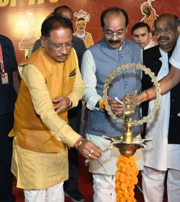 मुख्यमंत्री विष्णु देव साय ने किया जगार-2024 &rsquo;हस्तशिल्प एवं हाथकरघा&rsquo; प्रदर्शनी का शुभारंभ