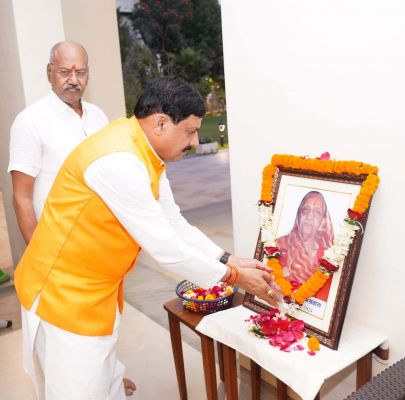 मध्यप्रदेश के मुख्यमंत्री डॉ. यादव ने शिक्षा मंत्री बृजमोहन अग्रवाल से मुलाकात कर उनकी माता जी की निधन पर शोक संवेदना व्यक्त की